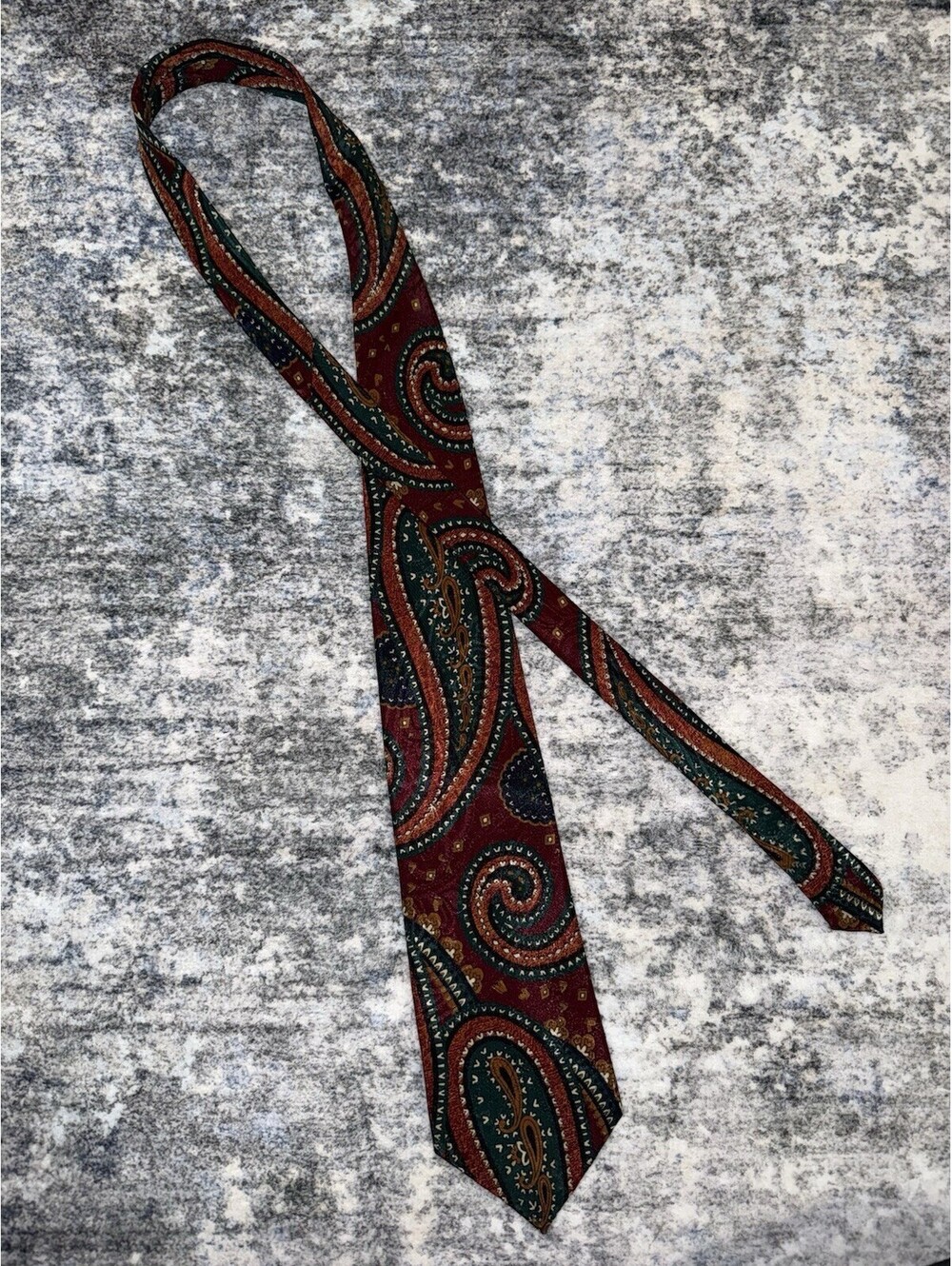 Reed & James Mens Tie Burgundy Green Paisley 3.75โ Made In USA Vintage Necktie